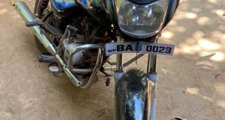 BAJAJ CT100 2012