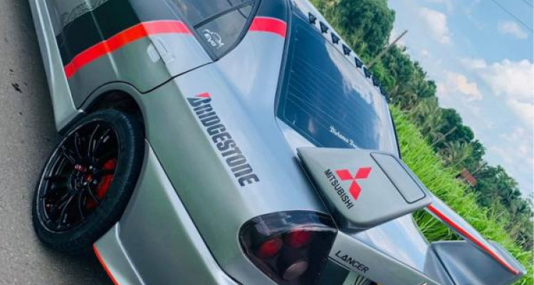 MITSUBISHI LANCER CK2 2000