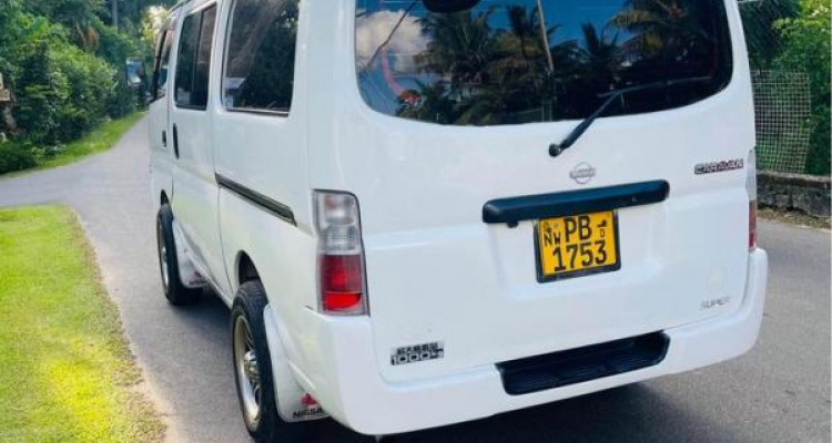 NISSAN CARAVAN E25 2002