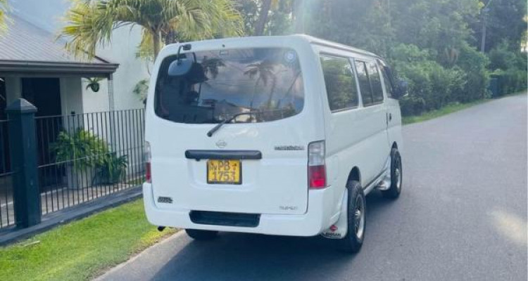 NISSAN CARAVAN E25 2002