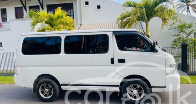 NISSAN CARAVAN E25 2002