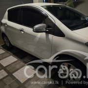 TOYOTA VITZ 2019
