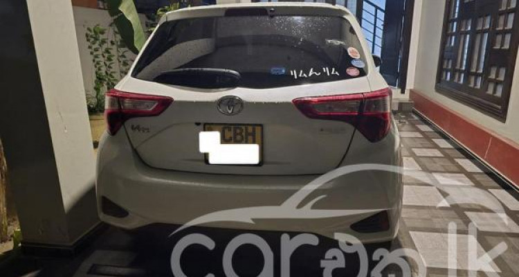 TOYOTA VITZ 2019