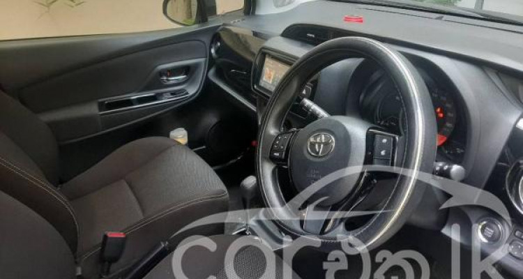 TOYOTA VITZ 2019