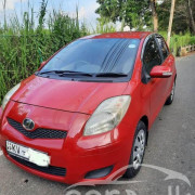 TOYOTA VITZ 2010
