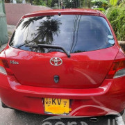 TOYOTA VITZ 2010