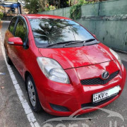 TOYOTA VITZ 2010