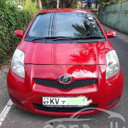TOYOTA VITZ 2010