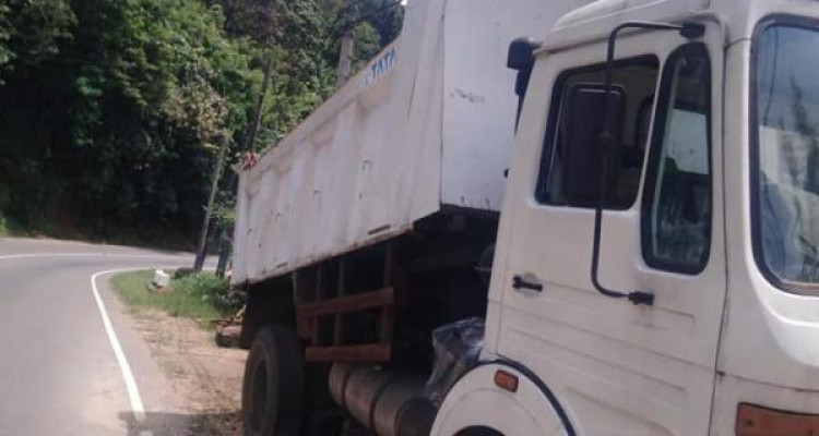 TATA TIPPER HIYA BUCKET 2011