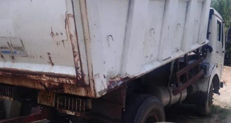 TATA TIPPER HIYA BUCKET 2011