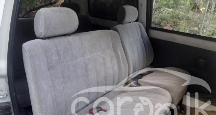 TOYOTA NOAH CR42 1999