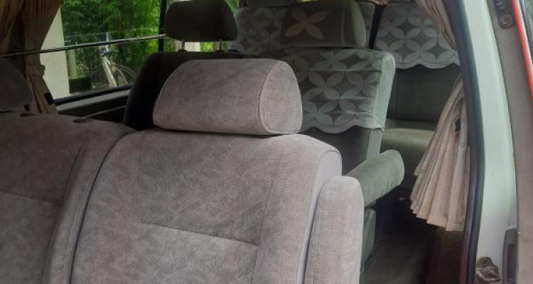 NISSAN CARAVAN 1996