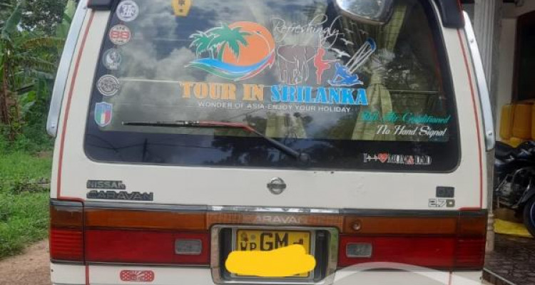 NISSAN CARAVAN 1996