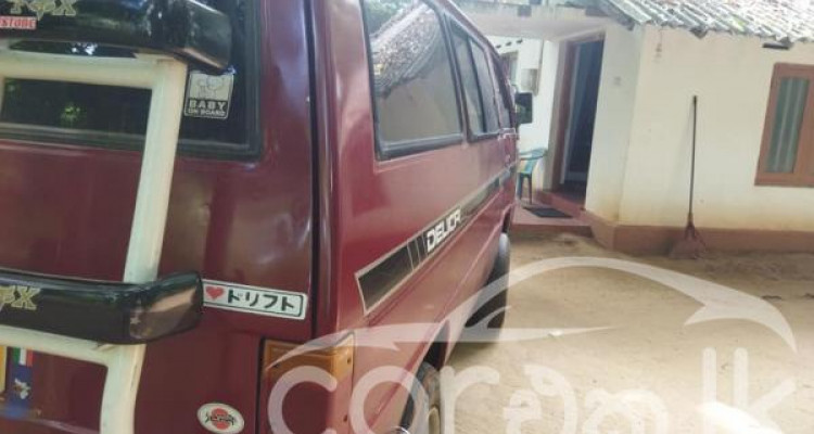 MITSUBISHI DELICA L300 1982