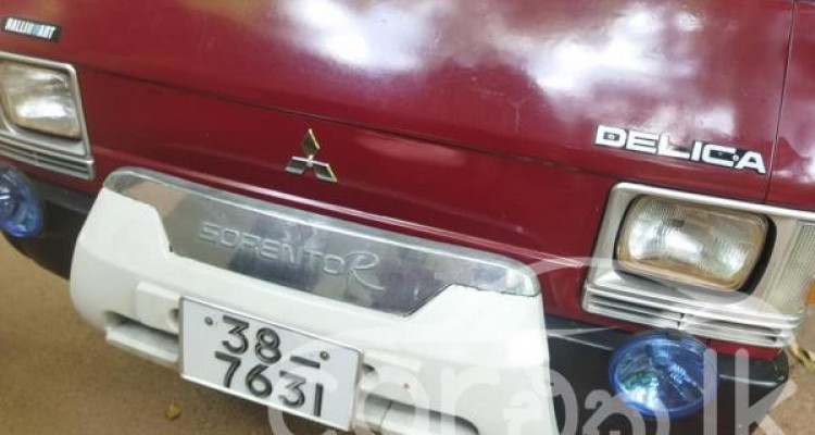 MITSUBISHI DELICA L300 1982