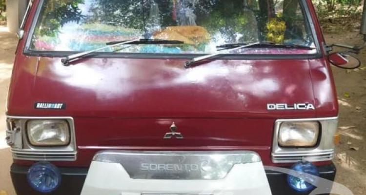 MITSUBISHI DELICA L300 1982