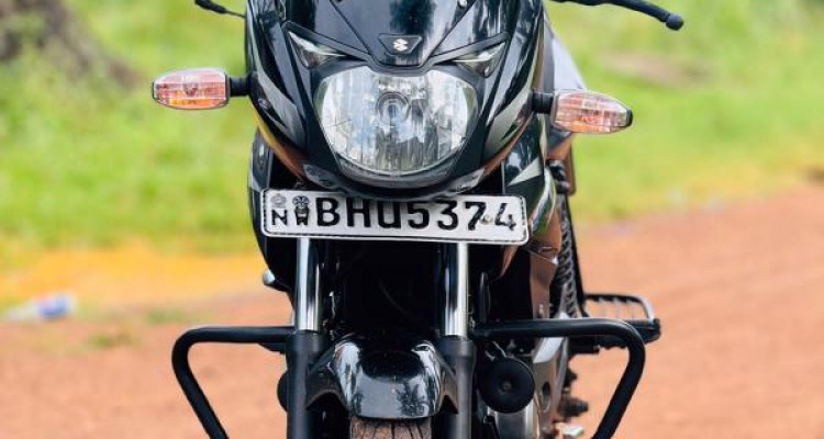 BAJAJ PULSAR 150 2018