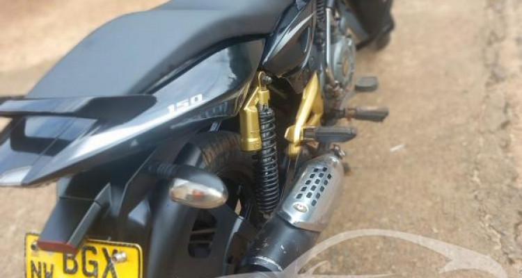 BAJAJ PULSAR 150 2018