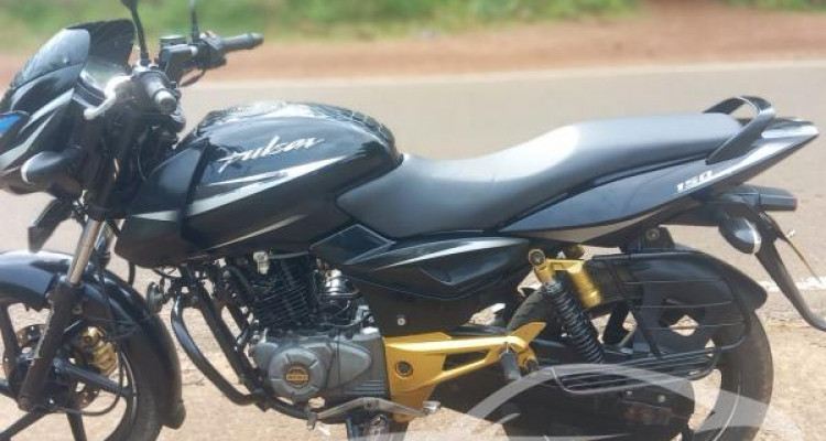 BAJAJ PULSAR 150 2018