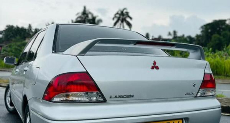 MITSUBISHI LANCER CS1 2001