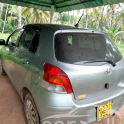 TOYOTA VITZ 2010