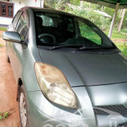 TOYOTA VITZ 2010