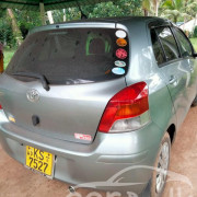 TOYOTA VITZ 2010