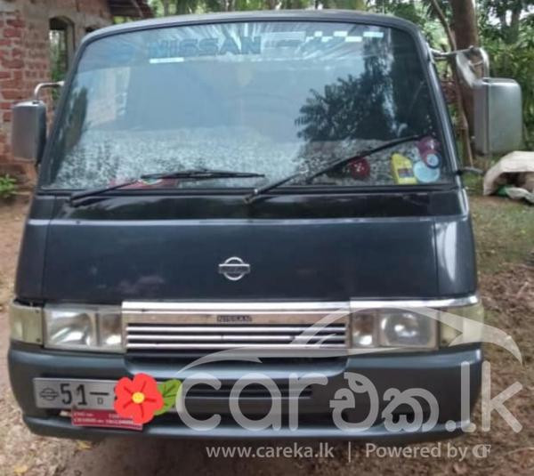 NISSAN CARAVAN 1986