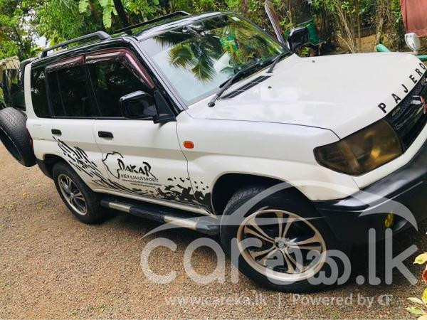 MITSUBISHI PAJERO 2000