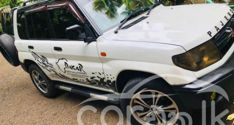 MITSUBISHI PAJERO 2000