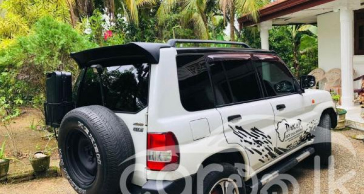 MITSUBISHI PAJERO 2000
