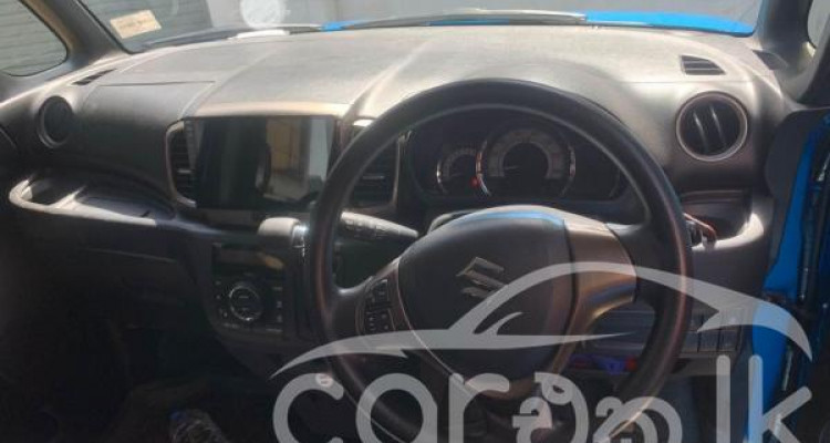 SUZUKI SPACIA 2017