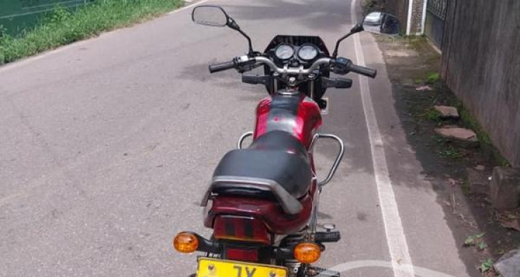 BAJAJ CT100 2004