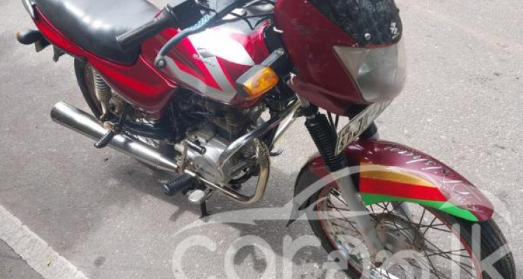 Ct 100 bajaj 2004 model 2025