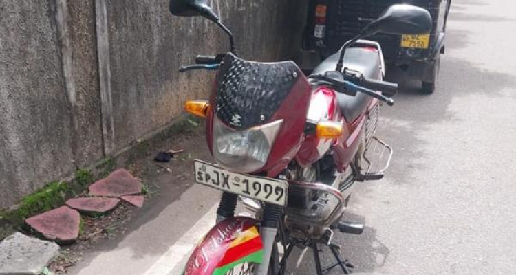 BAJAJ CT100 2004