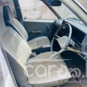 TOYOTA COROLLA DX WAGON KE72 1985