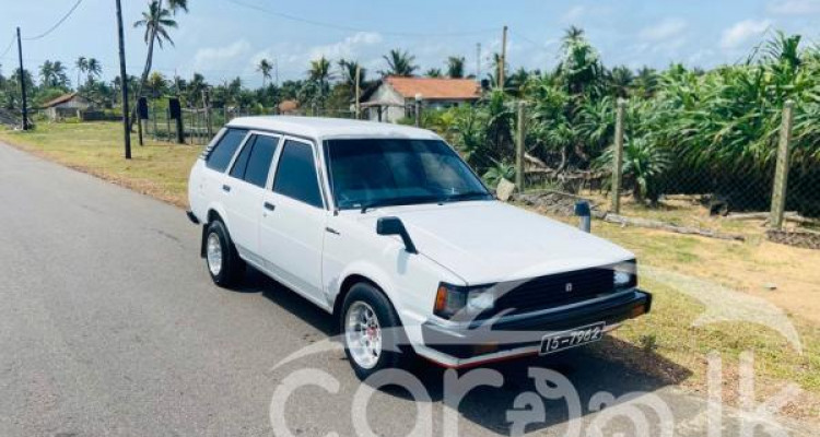 TOYOTA COROLLA DX WAGON KE72 1985