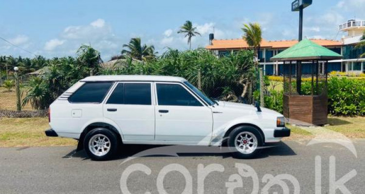 TOYOTA COROLLA DX WAGON KE72 1985