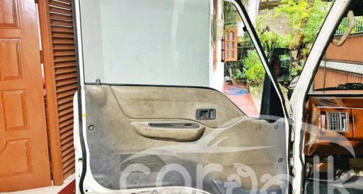 MAZDA BROWNY 1990