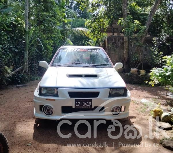 MITSUBISHI LANCER 1987