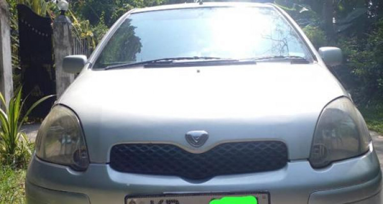 TOYOTA VITZ 2002