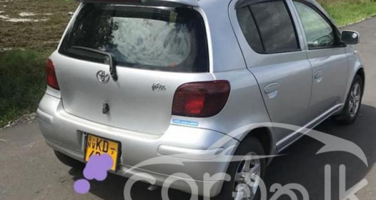 TOYOTA VITZ 2002