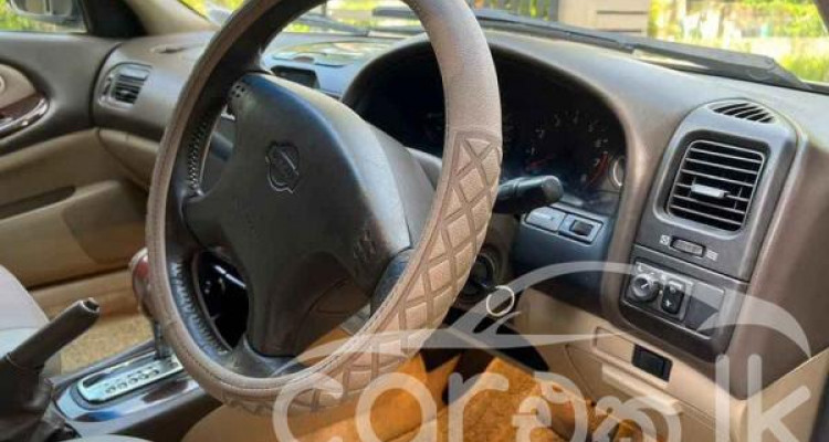 NISSAN CEFIRO 2000