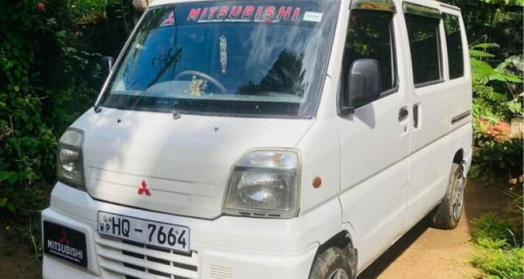 MITSUBISHI MINICAB 1999