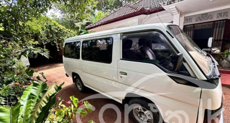 NISSAN CARAVAN E24 1994