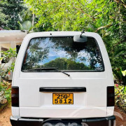 NISSAN CARAVAN E24 1994