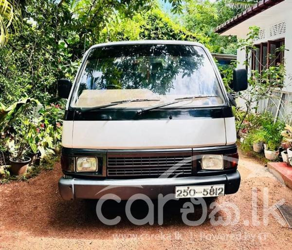 NISSAN CARAVAN E24 1994