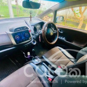 HONDA FIT SHUTTLE 2011