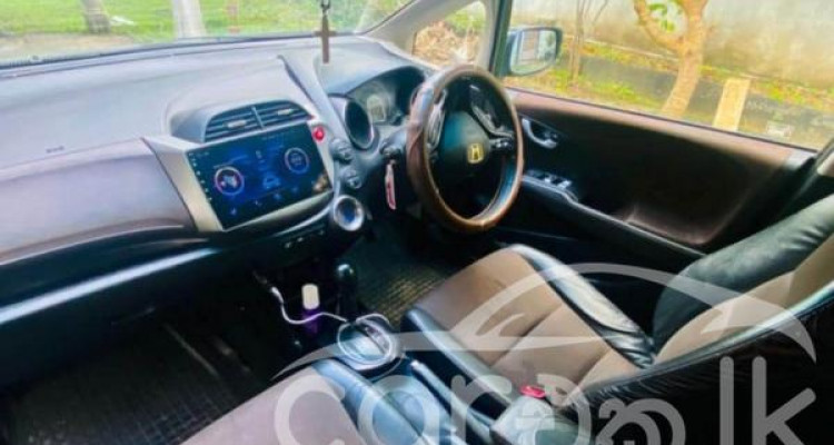 HONDA FIT SHUTTLE 2011