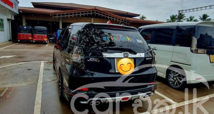 HONDA FIT SHUTTLE 2011